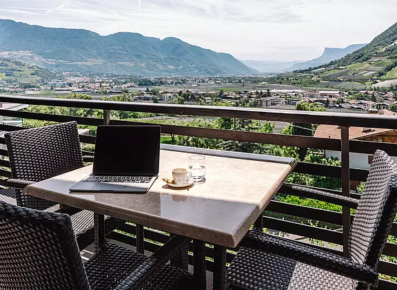 Apartment mit Balkon
